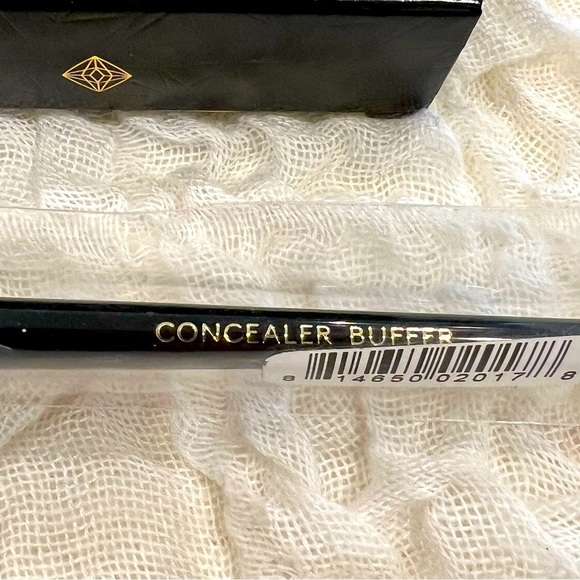 LASH STAR bundle eyeshadow, heated lash curler, brow pencil, concealer brush - Picture 4 of 7